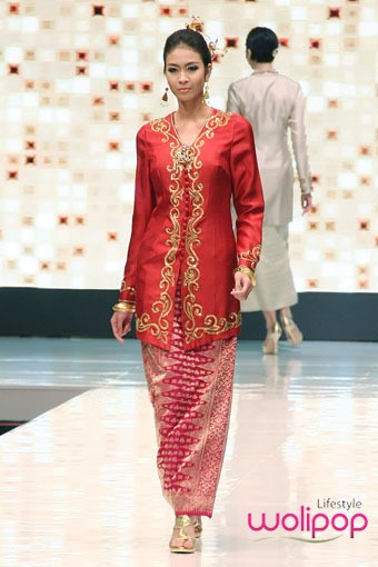 Jakarta, Indonesia - 16 Mei. Zainal Songket Warna Sriwijaya. Jakarta Fashion & Food Festival 2013 at Grand Ballroom Harris Hotel. Kelapa Gading. 16 Mei 2013. Jakarta. [Foto: Mohammad Abduh/Wolipop]
