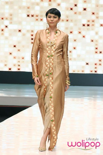 Jakarta, Indonesia - 16 Mei. Zainal Songket Warna Sriwijaya. Jakarta Fashion & Food Festival 2013 at Grand Ballroom Harris Hotel. Kelapa Gading. 16 Mei 2013. Jakarta. [Foto: Mohammad Abduh/Wolipop]