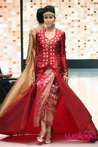 Jakarta, Indonesia - 16 Mei. Zainal Songket Warna Sriwijaya. Jakarta Fashion & Food Festival 2013 at Grand Ballroom Harris Hotel. Kelapa Gading. 16 Mei 2013. Jakarta. [Foto: Mohammad Abduh/Wolipop]