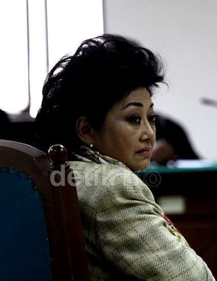 Hartati Murdaya Rayakan Waisak Bersama Kerabat di Rutan Pondok Bambu