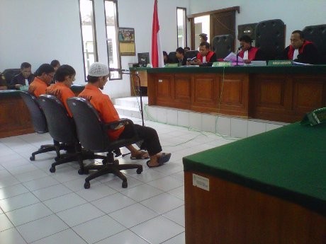 3 Terdakwa Teroris Bom Beji Dituntut 8-12 Tahun Bui di PN Depok