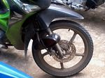 Sepatu di Roda Motor