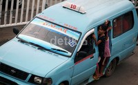 Kenaikan angkutan dalam kota yang tarifnya naik 27,93%. Angkutan laut sebesar 2,86%, dan tarif kereta api 0,07% serta tarif taksi 26,13%.