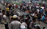Diblokir PKL, Stasiun Duri Mati Suri