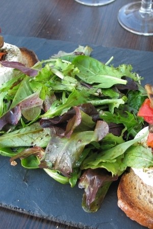 Ini Dia Salad a la Yunani dan Bulgaria yang Lezat dan Segar!