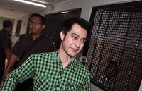 Saya jadi optimis karena fans dan keluarga, kalau nggak karena mereka saya nggak begini, ujarnya usai persidangan. Noel/detikHOT.