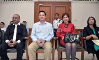 Ivan dan Venna tersenyum di depan kamera. Noel/detikHOT.