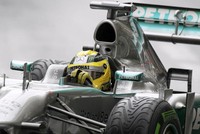Dengan kemenangan ini, pebalap Jerman itu berada di peringkat keenam dengan 47 poin. Perolehannya itu masih jauh di bawah pemuncak klasemen sementara Sebastian Vettel yang mengemas 107 poin. REUTERS/Robert Pratta.