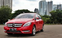 Dari sisi eksteriornya, mobil ini menawarkan banyak ruang yang dikombinasi dengan performa dinamis layaknya sedan hatchback. Kesan tersebut tertuang pada garis berkarakter pada desain eksterior, di mana bagian depan dan belakang sportif berperawakan lebar.