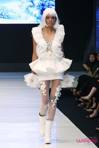 Jakarta, Indonesia - 16 Mei. Jimmy Fei-Fei Crystalistem. Jakarta Fashion & Food Festival 2013 at Grand Ballroom Harris Hotel. Kelapa Gading. 16 Mei 2013. Jakarta. [Foto: Mohammad Abduh/Wolipop]