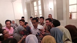 Jokowi Sudah Merasa Gitar Bass Pemberian Metallica Bersifat Gratifikasi