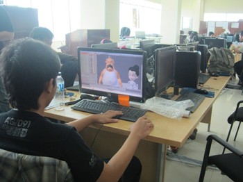     Boleh dibilang, animasi menjadi denyut utama kegiatan Cimahi Creative Association (CCA) yang bertempat di gedung BITC ini. Cimahi sendiri terbilang unik karena menjadi satu-satunya kota yang punya keunggulan di bidang animasi.