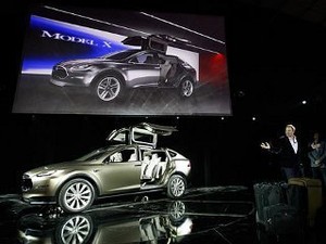 Tesla Siapkan Mobil Listrik Murah Pesaing Nissan LEAF