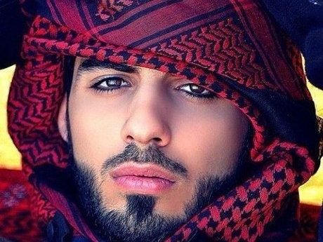 Diusir dari Saudi karena Kegantengan, Omar Borkan Dapat Mobil Mercy