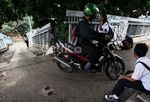 Ketika Hak Pejalan Kaki di JPO Dicuri Pemotor