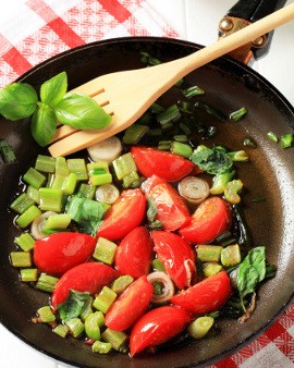 Apa Bedanya Stir Frying, Pan Frying, dan Deep Frying?
