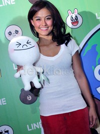 Agnes dan boneka LINE. Desi/detikHOT.