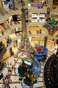 Suasana di Mall Pacific Place, Jakarta, Selasa (28/5/2013). Mall Pacific Place dan BRI melakukan kerjasama menyambut musim liburan sekolah yang diawali dengan program Fantasy Land yang berlangsung pada 27 Mei - 6 Juli 2013.