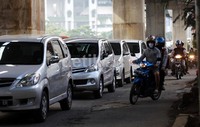 Kepadatan lalu lintas di Jakarta kerap terjadi, khususnya saat jam berangkat dan pulang kantor. Menurut Direktur Utama PT MRT Jakarta Dono Boestami, perusahaannya akan segera melakukan groundbreaking proyek Mass Rapid Transit (MRT) tahap I dari Lebak Bulus hingga Bundaran HI akhir tahun ini.