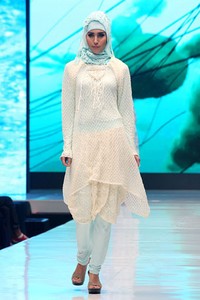 Jakarta, Indonesia - 17 Mei. Chrysaora by Jeny Tjahyawati. Moeslim Wear. Jakarta Fashion & Food Festival 2013 at Grand Ballroom Harris Hotel. Kelapa Gading. 17 Mei 2013. Jakarta. [Foto: Mohammad Abduh/Wolipop]