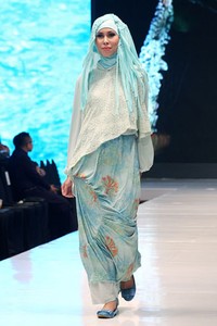 Jakarta, Indonesia - 17 Mei. Chrysaora by Jeny Tjahyawati. Moeslim Wear. Jakarta Fashion & Food Festival 2013 at Grand Ballroom Harris Hotel. Kelapa Gading. 17 Mei 2013. Jakarta. [Foto: Mohammad Abduh/Wolipop]