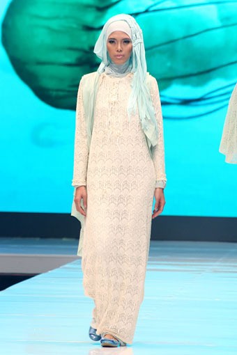 Jakarta, Indonesia - 17 Mei. Chrysaora by Jeny Tjahyawati. Moeslim Wear. Jakarta Fashion & Food Festival 2013 at Grand Ballroom Harris Hotel. Kelapa Gading. 17 Mei 2013. Jakarta. [Foto: Mohammad Abduh/Wolipop]