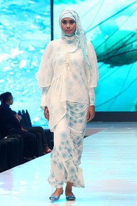 Jakarta, Indonesia - 17 Mei. Chrysaora by Jeny Tjahyawati. Moeslim Wear. Jakarta Fashion & Food Festival 2013 at Grand Ballroom Harris Hotel. Kelapa Gading. 17 Mei 2013. Jakarta. [Foto: Mohammad Abduh/Wolipop]
