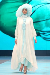 Jakarta, Indonesia - 17 Mei. Chrysaora by Jeny Tjahyawati. Moeslim Wear. Jakarta Fashion & Food Festival 2013 at Grand Ballroom Harris Hotel. Kelapa Gading. 17 Mei 2013. Jakarta. [Foto: Mohammad Abduh/Wolipop]