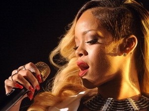 Rihanna Meriahkan Balapan F1 di Singapura