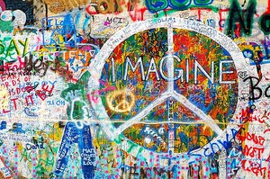 Ada John Lennon di Sudut Kota Praha