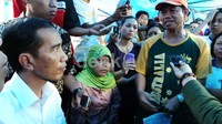 Jokowi mendatangi Kali Cipinang tempat sekitar 540 jiwa mengungsi.