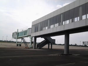 Jalan Menuju Bandara Kuala Namu Sepanjang 3 Km Belum Ada Lampu