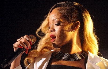 Rihanna Meriahkan GP Singapura 2013