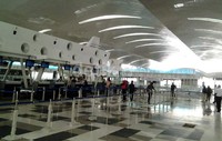 Bandara ini memiliki sistem operasi counter check-in tercanggih di Indonesia.