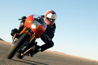 Superbike R90S dibuat pertama kali pada 1973. Motor itu sempat mencetak rekor dengan menembus kecepatan 200 km per jam. Dan memenangi beberapa balapan. (dok Response)
