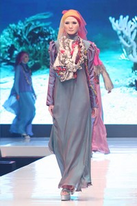 Jakarta, Indonesia - 17 Mei. Tuty Adib Eternal Beauty. Moeslim Wear. Jakarta Fashion & Food Festival 2013 at Grand Ballroom Harris Hotel. Kelapa Gading. 17 Mei 2013. Jakarta. [Foto: Mohammad Abduh/Wolipop]