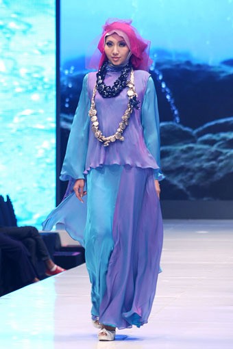 Jakarta, Indonesia - 17 Mei. Tuty Adib Eternal Beauty. Moeslim Wear. Jakarta Fashion & Food Festival 2013 at Grand Ballroom Harris Hotel. Kelapa Gading. 17 Mei 2013. Jakarta. [Foto: Mohammad Abduh/Wolipop]