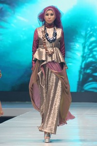 Jakarta, Indonesia - 17 Mei. Tuty Adib Eternal Beauty. Moeslim Wear. Jakarta Fashion & Food Festival 2013 at Grand Ballroom Harris Hotel. Kelapa Gading. 17 Mei 2013. Jakarta. [Foto: Mohammad Abduh/Wolipop]