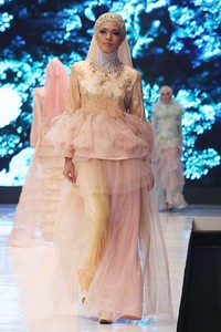 Jakarta, Indonesia - 17 Mei. Alisa Listiawati Rainbow In The Sky. Moeslim Wear. Jakarta Fashion & Food Festival 2013 at Grand Ballroom Harris Hotel. Kelapa Gading. 17 Mei 2013. Jakarta. [Foto: Mohammad Abduh/Wolipop]