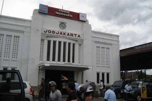 Ini Dia 7 Stasiun Kereta Favorit Pilihan Anda