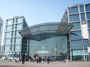 Berlin Hauptbahnhof, Stasiun Futuristis yang Dilengkapi Mal