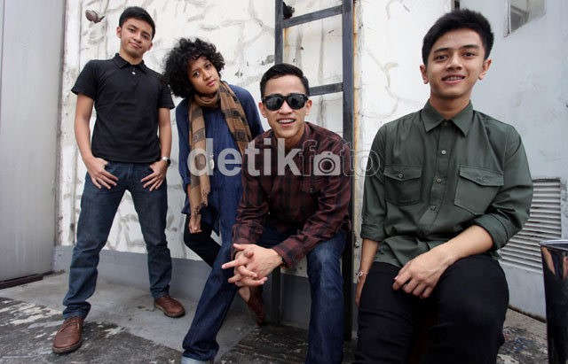 Lagu Dari Mata Turun Ke Hati Hivi - Berbagai Mata