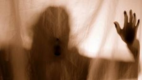 Ngeri... Artis-artis Ini Ngaku Pernah Ditiduri Hantu