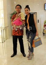 Ayu Dewi dan Buah Hati Tercinta