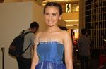 Cantiknya Ayushita Bergaun Biru