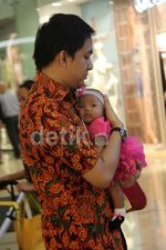 Ayu Dewi dan Buah Hati Tercinta