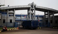 Pabrik ini tampak modern dengan bangunan relatif baru dan terawat. Mesin yang digunakan pun terus dilakukan pembaruan hingga bisa menghasilkan setidaknya 7 miliar biliet uang kertas dan 1,9 miliar keping uang logam per tahun.