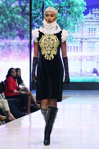 Jakarta, Indonesia - 17 Mei 2013. Defrico Audy Classic Blossom. Jakarta Fashion & Food Festival 2013 at Grand Ballroom Harris Hotel. Kelapa Gading. Jakarta. [Foto: Mohammad Abduh/Wolipop]