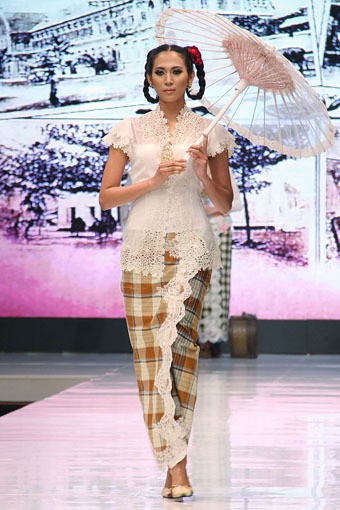 Jakarta, Indonesia - 17 Mei, Anne Avantie Ramli dalam Kenangan. Jakarta Fashion & Food Festival 2013 at Grand Ballroom Harris Hotel. Kelapa Gading. 17 Mei 2013. Jakarta. [Foto: Mohammad Abduh/Wolipop]