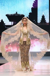 Jakarta, Indonesia - 17 Mei, Anne Avantie Ramli dalam Kenangan. Jakarta Fashion & Food Festival 2013 at Grand Ballroom Harris Hotel. Kelapa Gading. 17 Mei 2013. Jakarta. [Foto: Mohammad Abduh/Wolipop]